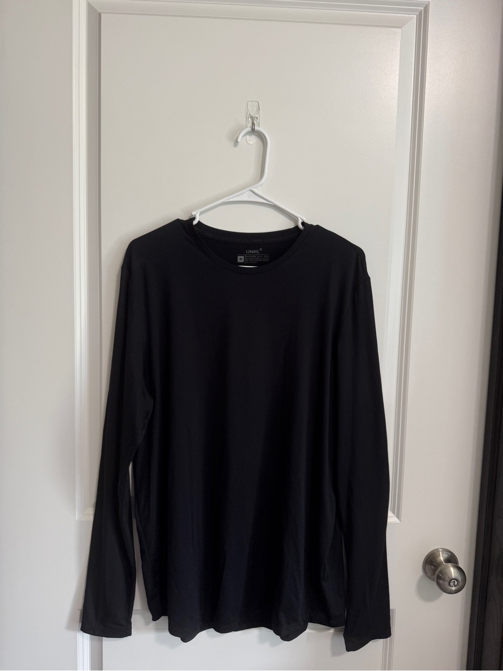 Unrl black ultra long sleeve